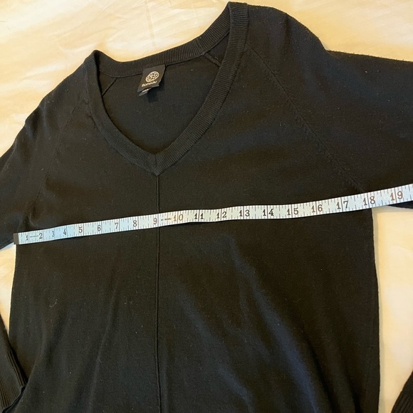 Bobeau Sweater - Picture 5 of 7